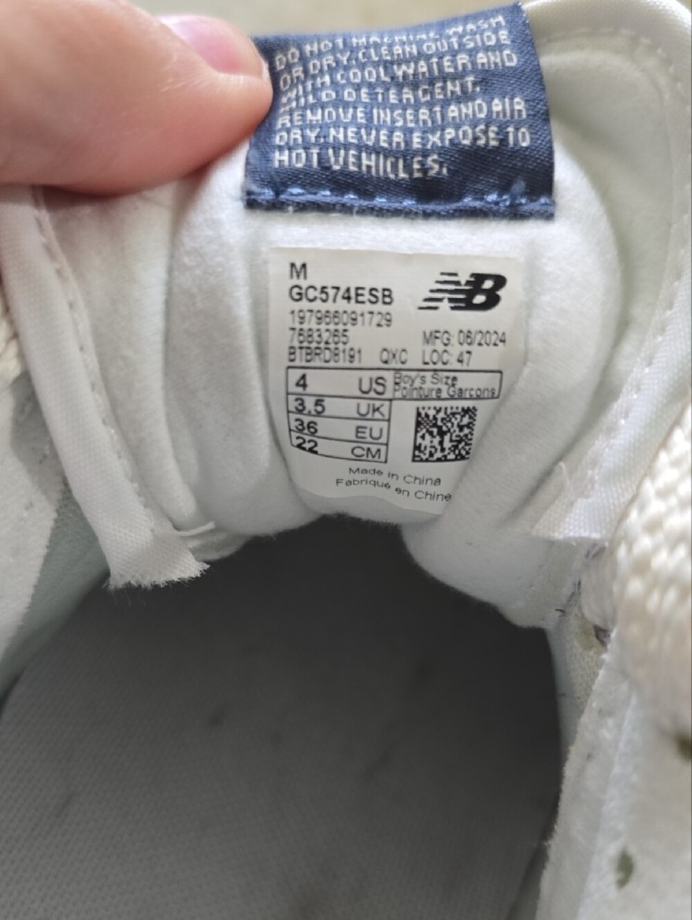 New Balance Kids Sneakers in Light Gray and White with Navy Accents - Picture 6 of 6